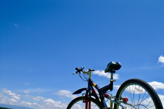 自転車と青空